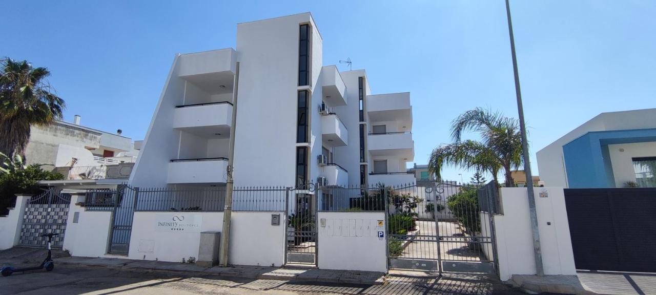 Infinity Residence Con Parcheggio Porto Cesareo Exterior photo